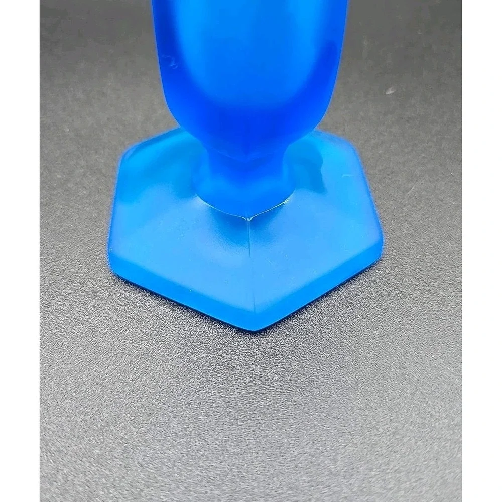 Vintage Westmoreland Blue Mist Swung Vase Satin Frosted Hexagon Base GUC - Picture 3 of 5